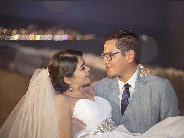 La boda de Cristian y Gabiela en Puerto Vallarta, Jalisco 35