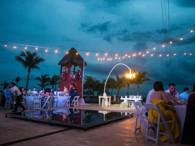 La boda de Roque y Alejandra en Puerto Aventuras, Quintana Roo 48