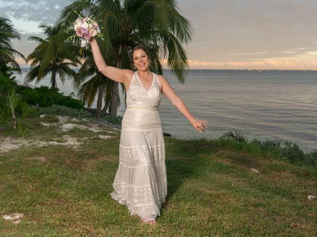 La boda de Gustavo y Brenda  en Cancún, Quintana Roo 2