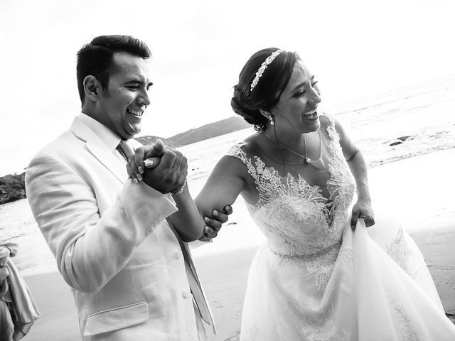 La boda de Erick y Gradiz en Ixtapa Zihuatanejo, Guerrero 31