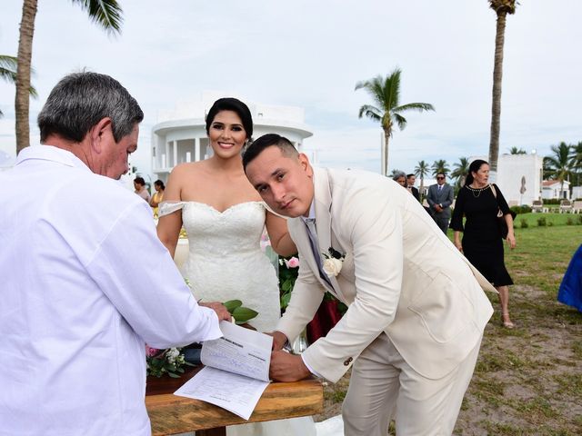 La boda de Carlos  y Viry en Escuinapa, Sinaloa 129