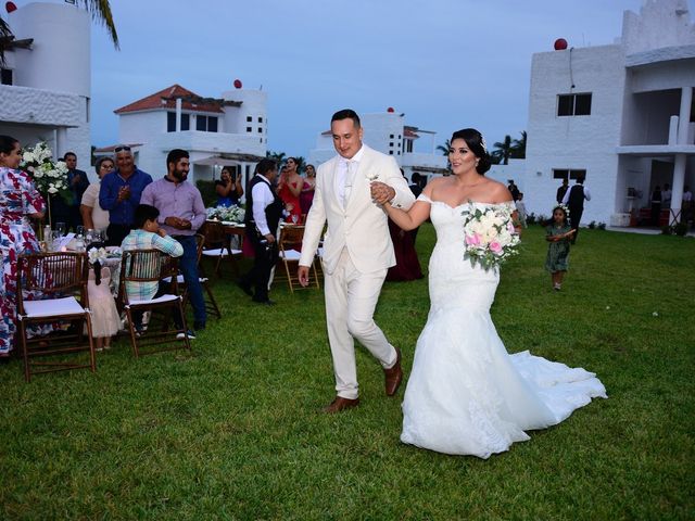 La boda de Carlos  y Viry en Escuinapa, Sinaloa 163