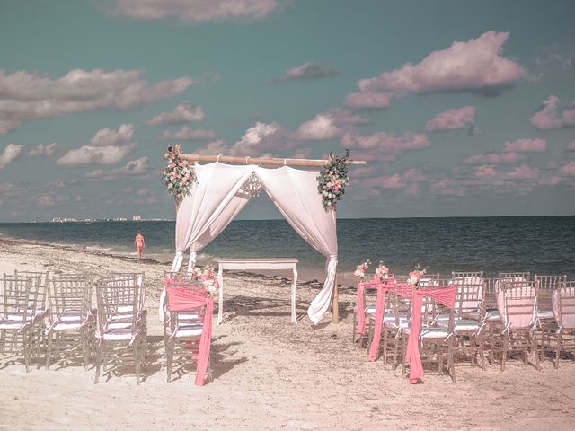 La boda de Scott y Angélica en Cancún, Quintana Roo 23