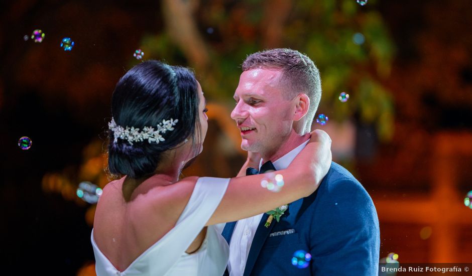 La boda de Robert y Briseida en Manzanillo, Colima