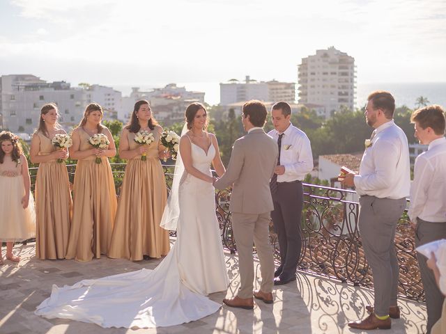 La boda de Hunter y Paris en Puerto Vallarta, Jalisco 30