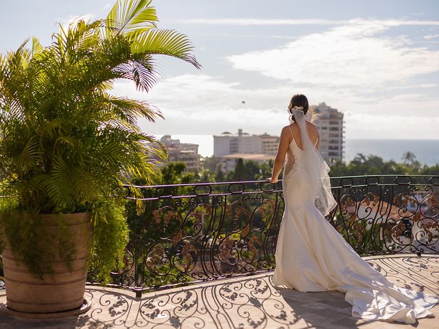 La boda de Hunter y Paris en Puerto Vallarta, Jalisco 56