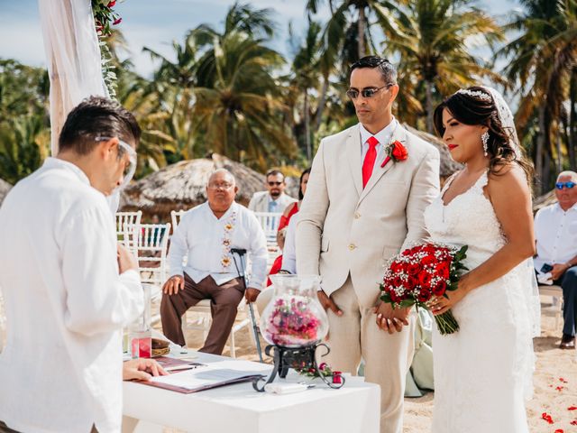 La boda de Edgar y Guadalupe en Huatulco, Oaxaca 41