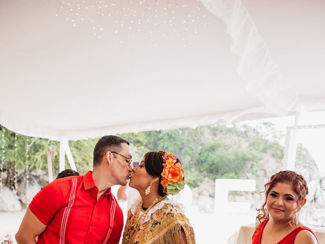 La boda de Edgar y Guadalupe en Huatulco, Oaxaca 63