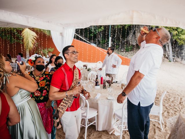 La boda de Edgar y Guadalupe en Huatulco, Oaxaca 68