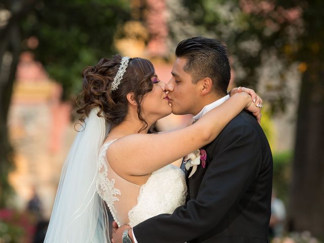 La boda de Jesús y Mariana en Álvaro Obregón, Ciudad de México 24