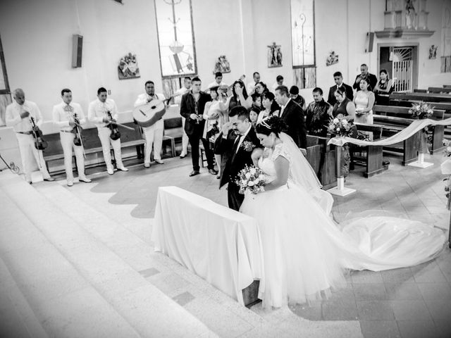 La boda de Efren y Cinthia en Tijuana, Baja California 12
