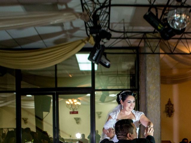 La boda de Efren y Cinthia en Tijuana, Baja California 41