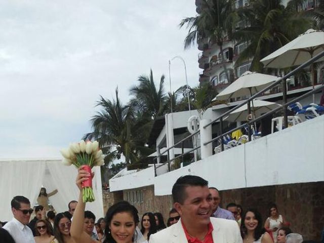 La boda de Carlos  y Yadira en Puerto Vallarta, Jalisco 14