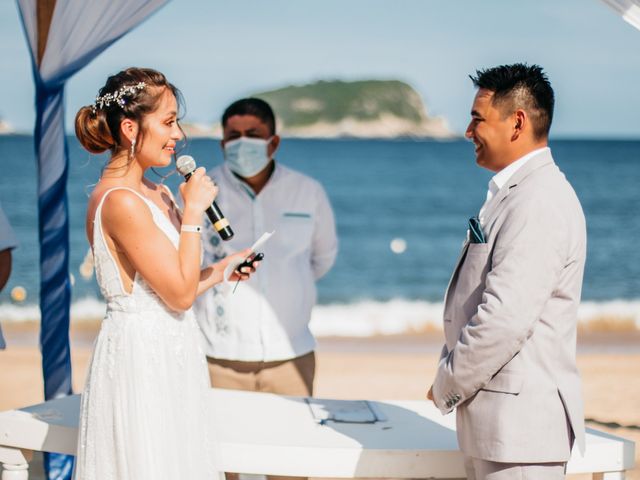 La boda de Ricardo y Victoria en Huatulco, Oaxaca 17