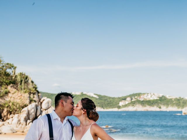 La boda de Ricardo y Victoria en Huatulco, Oaxaca 28