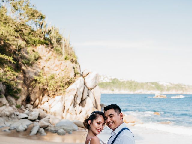 La boda de Ricardo y Victoria en Huatulco, Oaxaca 40