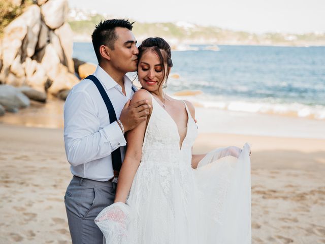 La boda de Ricardo y Victoria en Huatulco, Oaxaca 47