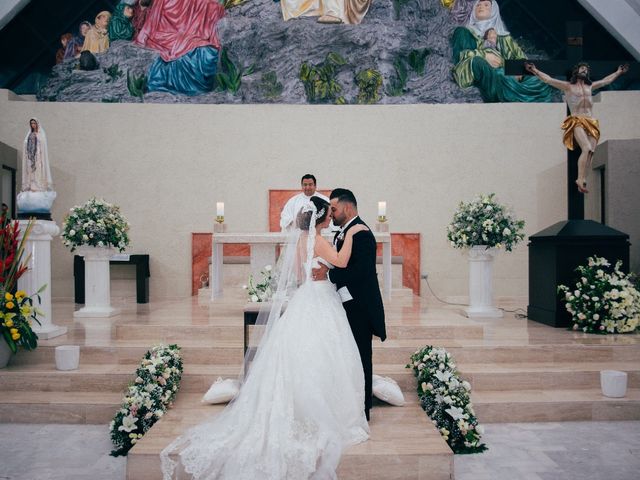 La boda de Alejandro  y Paulina en Monterrey, Nuevo León 25