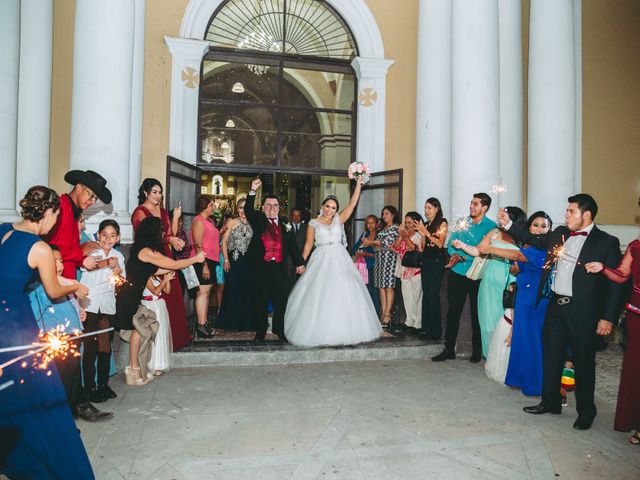 La boda de Edgar  y Karen  en Colima, Colima 2