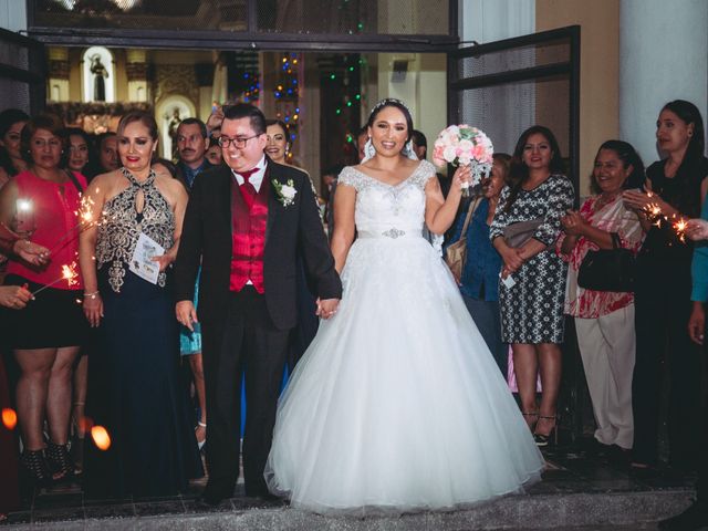 La boda de Edgar  y Karen  en Colima, Colima 21