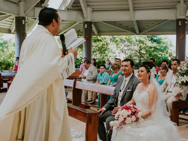 La boda de Arnulfo y Gabriela en Ixtapa Zihuatanejo, Guerrero 13