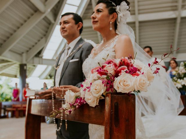 La boda de Arnulfo y Gabriela en Ixtapa Zihuatanejo, Guerrero 16