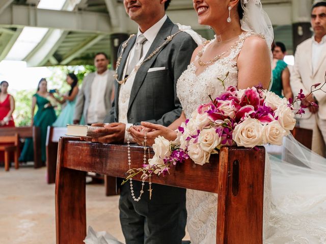 La boda de Arnulfo y Gabriela en Ixtapa Zihuatanejo, Guerrero 17