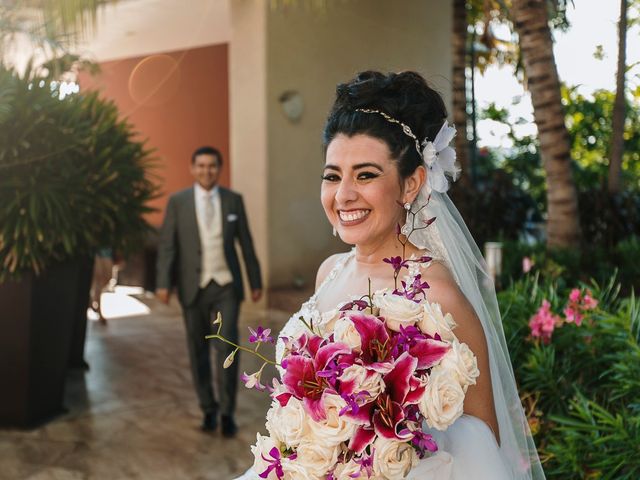 La boda de Arnulfo y Gabriela en Ixtapa Zihuatanejo, Guerrero 25