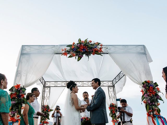 La boda de Arnulfo y Gabriela en Ixtapa Zihuatanejo, Guerrero 45