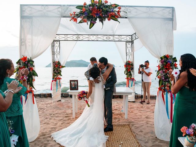 La boda de Arnulfo y Gabriela en Ixtapa Zihuatanejo, Guerrero 53