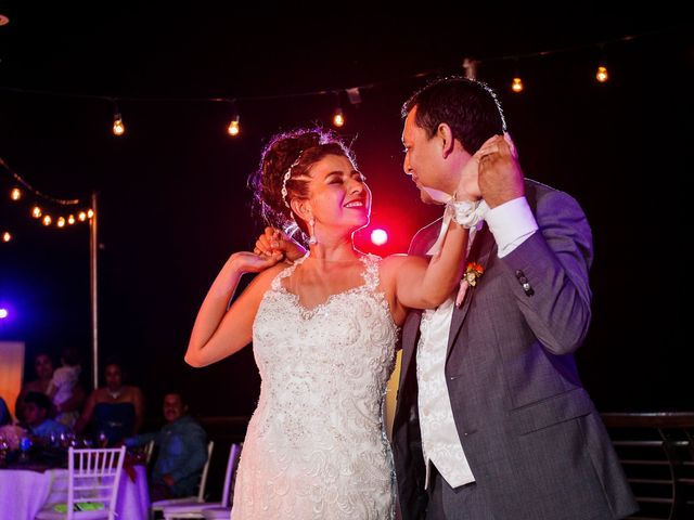 La boda de Arnulfo y Gabriela en Ixtapa Zihuatanejo, Guerrero 61