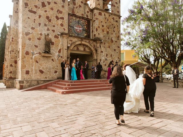 La boda de Waldemar y Brenda en Tlajomulco de Zúñiga, Jalisco 62