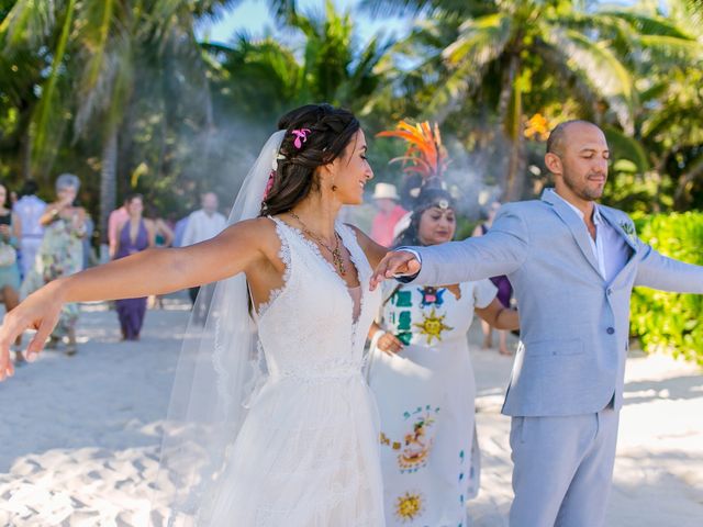 La boda de Gabriel y Shinkari en Playa del Carmen, Quintana Roo 32