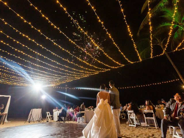 La boda de Chris y Paulina en Puerto Vallarta, Jalisco 22