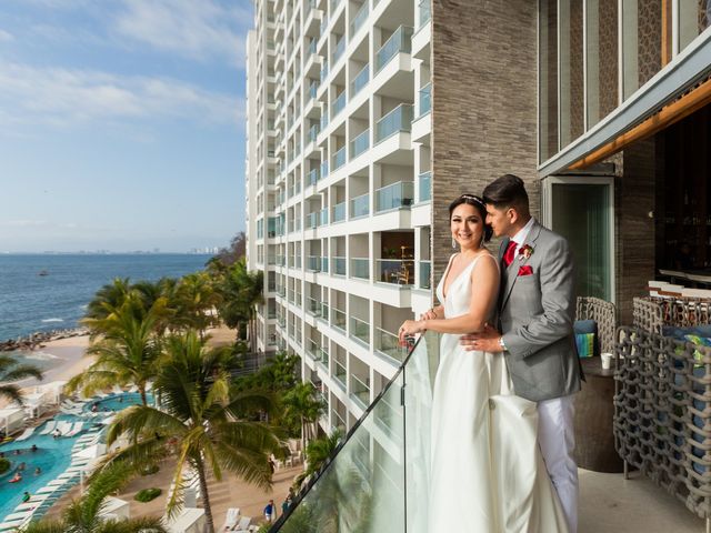 La boda de Chris y Paulina en Puerto Vallarta, Jalisco 30