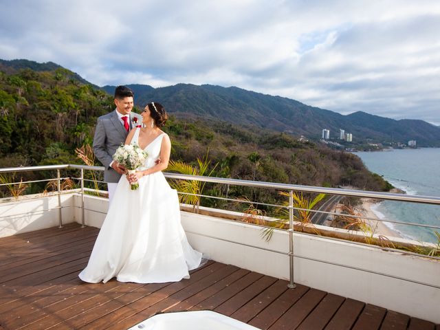 La boda de Chris y Paulina en Puerto Vallarta, Jalisco 33