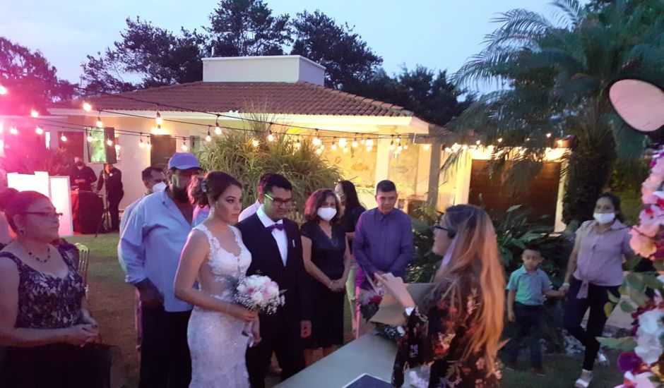 La boda de Alejandro  y Adriana  en Veracruz, Veracruz