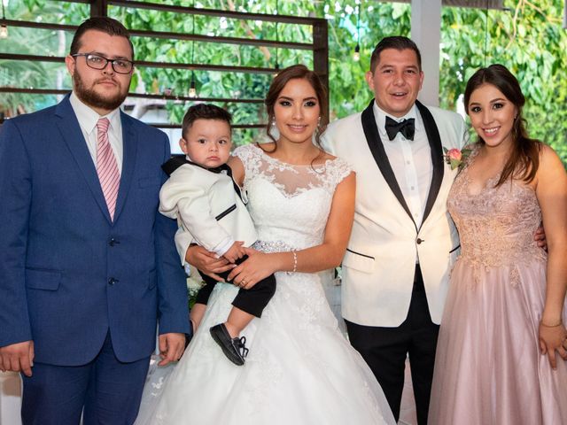 La boda de Miguel Ángel y Alegradra en Zapopan, Jalisco 24