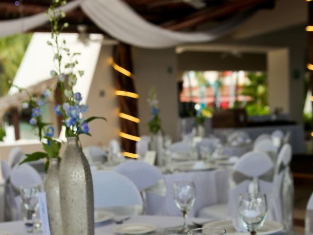 La boda de Juan Carlos y Nury en Ixtapa Zihuatanejo, Guerrero 40