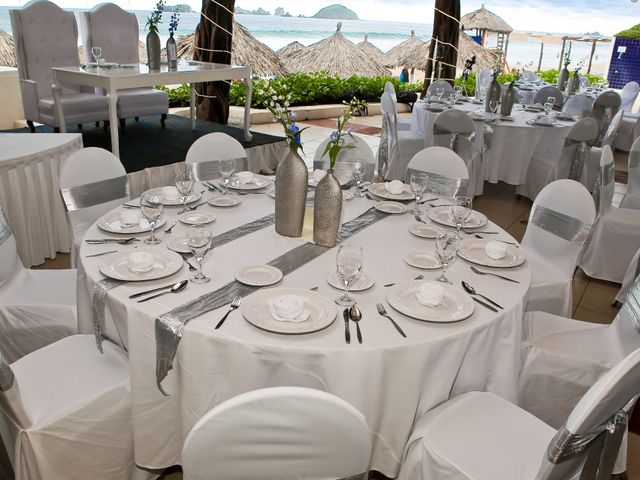 La boda de Juan Carlos y Nury en Ixtapa Zihuatanejo, Guerrero 43