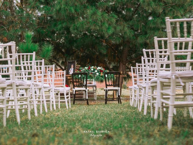 La boda de Alejandro  y Guadalupe  en Tzintzuntzan, Michoacán 7