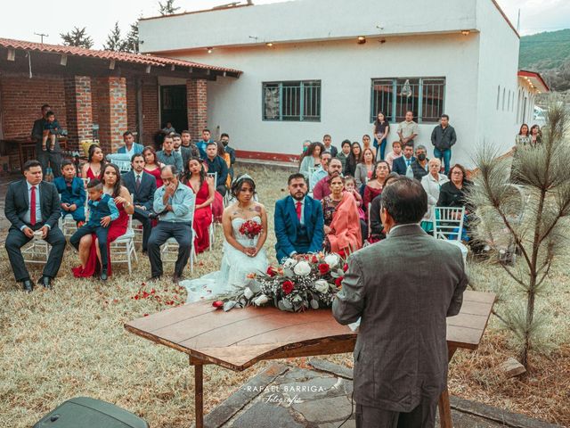 La boda de Alejandro  y Guadalupe  en Tzintzuntzan, Michoacán 8