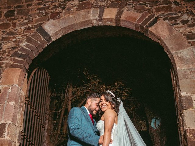 La boda de Alejandro  y Guadalupe  en Tzintzuntzan, Michoacán 17