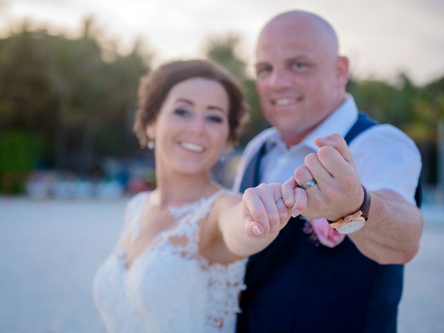 La boda de Stephen y Laura en Playa del Carmen, Quintana Roo 5