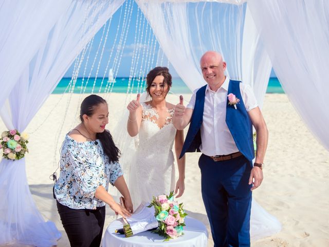 La boda de Stephen y Laura en Playa del Carmen, Quintana Roo 37