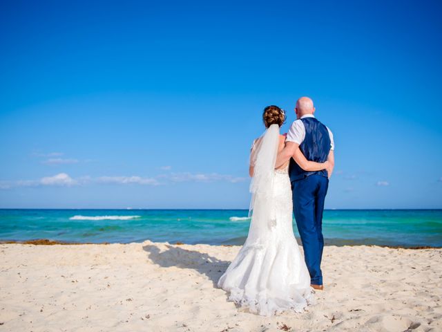 La boda de Stephen y Laura en Playa del Carmen, Quintana Roo 44