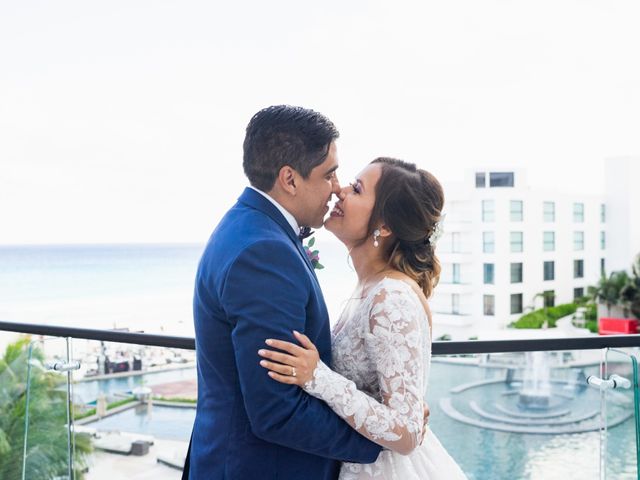 La boda de Abraham y Danae en Cancún, Quintana Roo 41