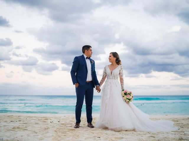 La boda de Abraham y Danae en Cancún, Quintana Roo 92