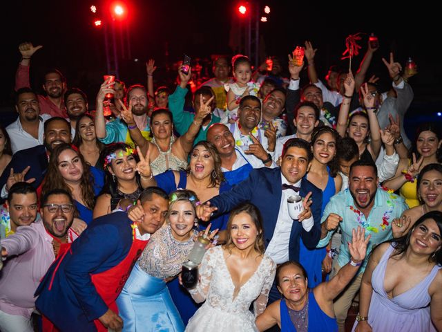 La boda de Abraham y Danae en Cancún, Quintana Roo 136