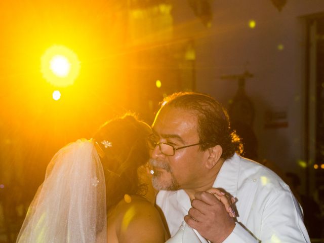 La boda de Andros y Lupita en Villahermosa, Tabasco 14